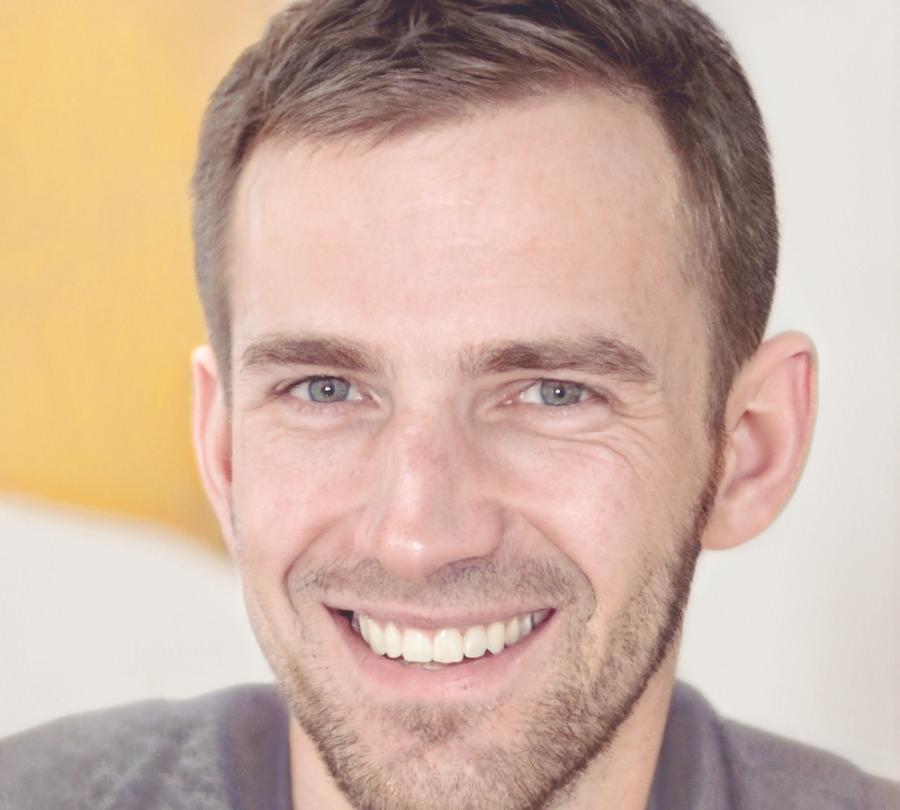 Portrait von Student Max, Entwickler der SmartBudget-App